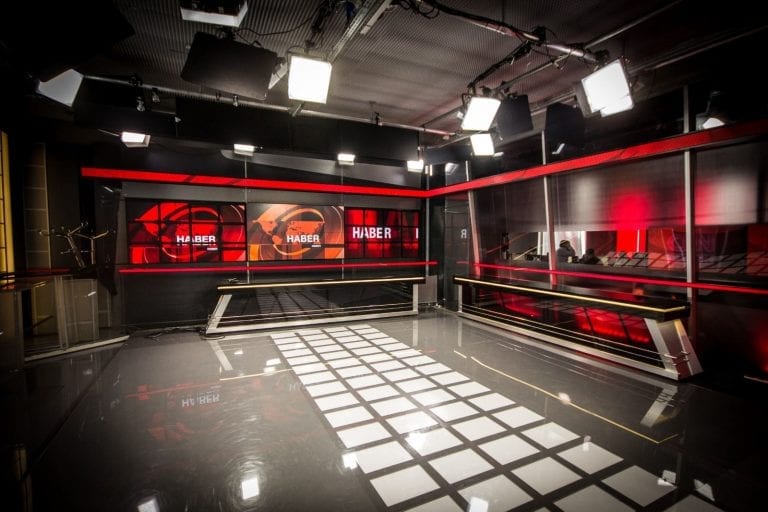 Yayıncılık TV LED - 4