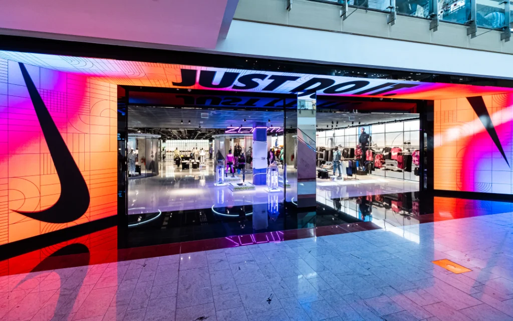 67219c28e300270aa59eaa3e nike gallery 04